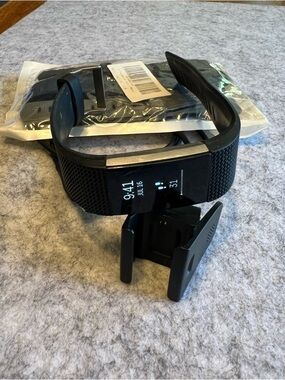 fitbit Black Fitness Tracker with Black Band and Charger